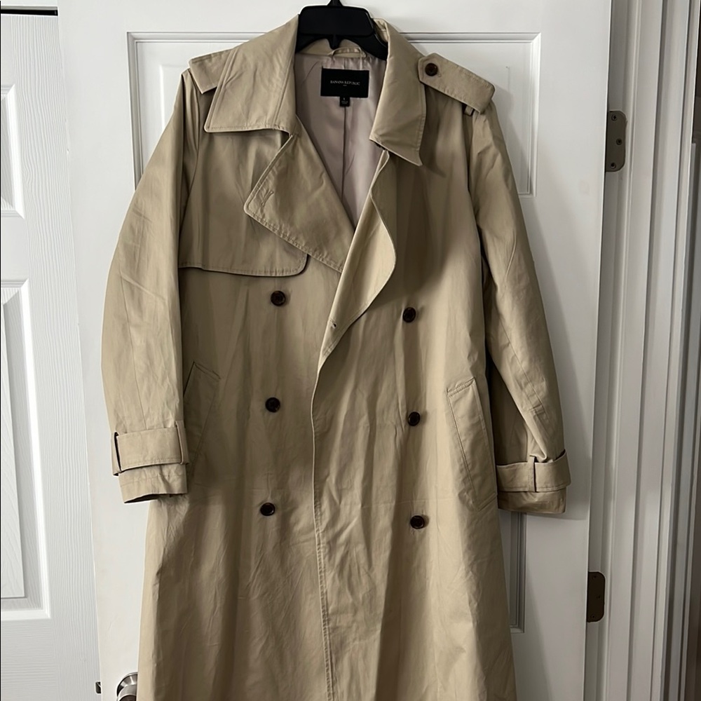 Banana Republic Size Large NWOT Beige Trench Coat